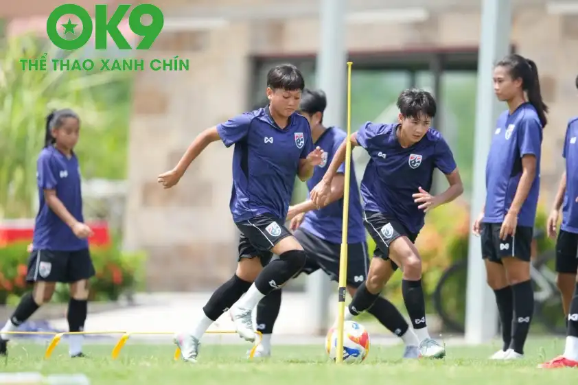 ĐT Thái Lan rèn quân kỹ lưỡng trước trận gặp VN (Ảnh: FAT) ĐT Thái Lan rèn quân kỹ lưỡng trước trận gặp VN (Ảnh: FAT)