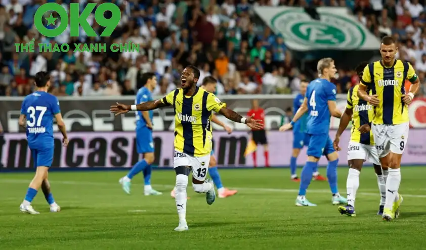 Fenerbahce vẫn đang bất bại sau 4 trận đấu ở Super Lig mùa này Fenerbahce vẫn đang bất bại sau 4 trận đấu ở Super Lig mùa này